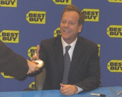 2008-november-25-best-buy-signing-event-photos-by-lisa-7